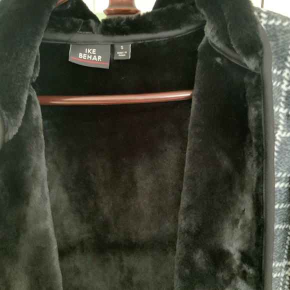 Spring Coat - Picture 4 of 4